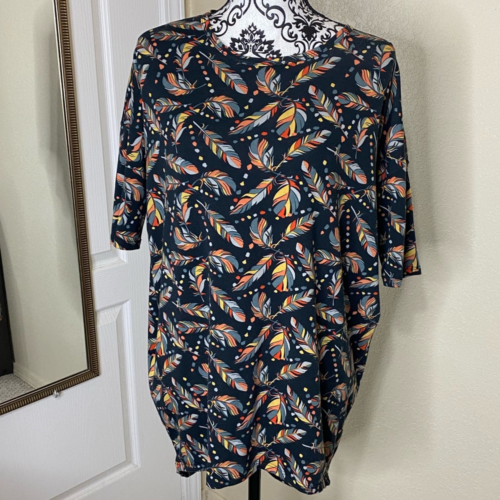 LuLaRoe Feather Irma tunic